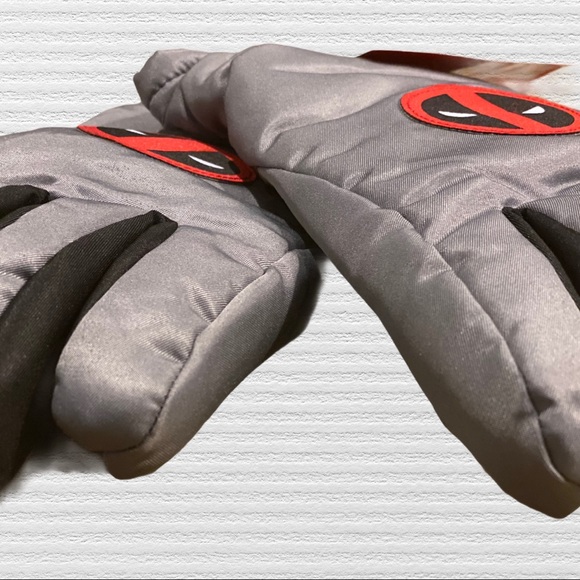 Winter Gloves - Picture 3 of 5